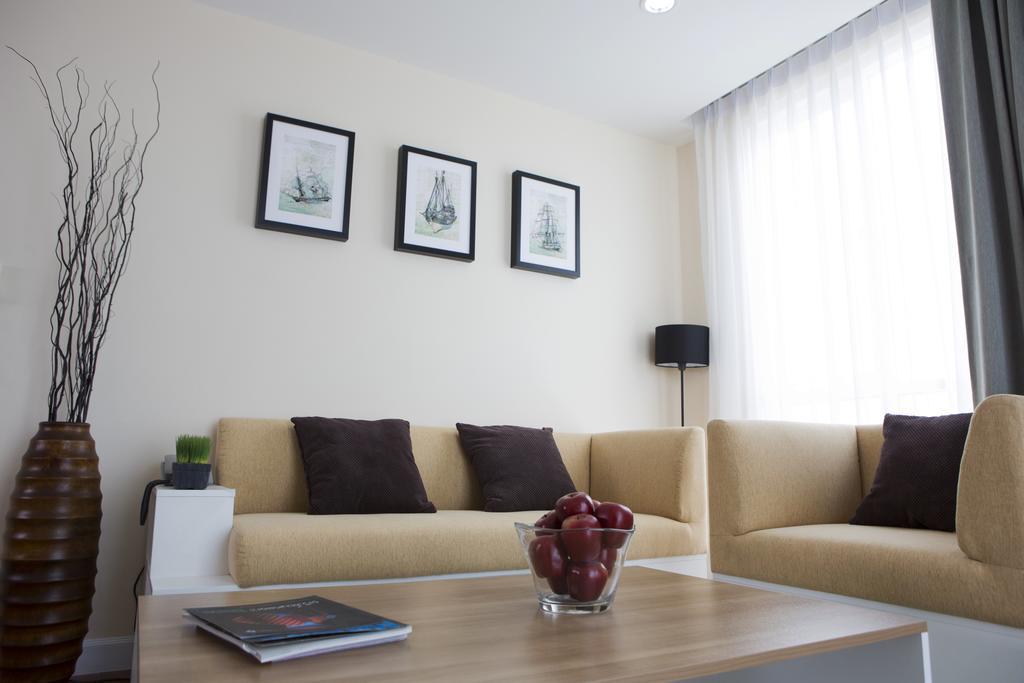 Bbg Seaside Luxurious Service Apartment Bang Saen Bilik gambar