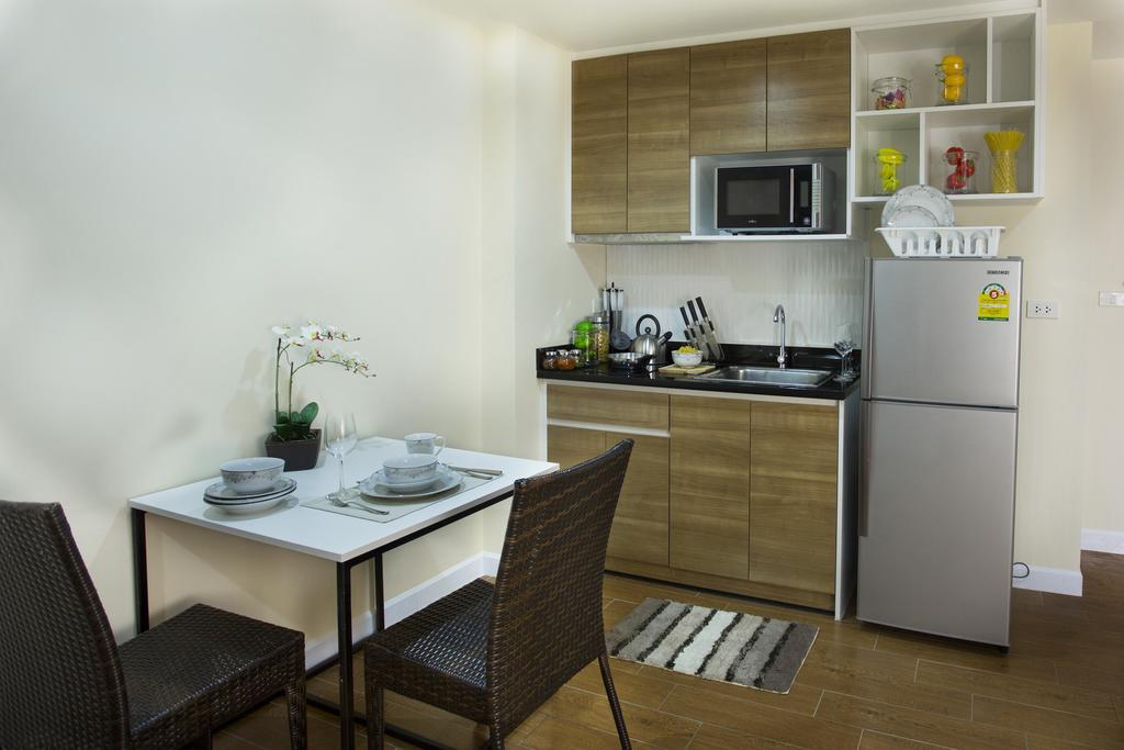 Bbg Seaside Luxurious Service Apartment Bang Saen Bilik gambar